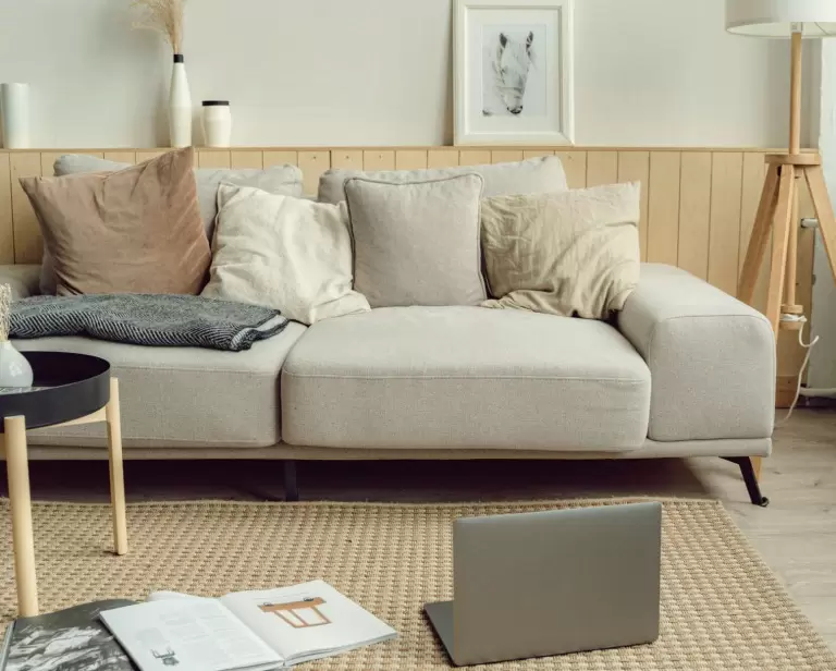 Jak łączyć różne gatunki drewna w aranżacji wnętrz