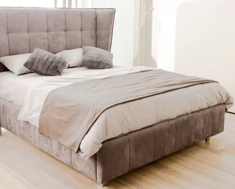 Trendy w designie łóżek tapicerowanych na nadchodzący sezon