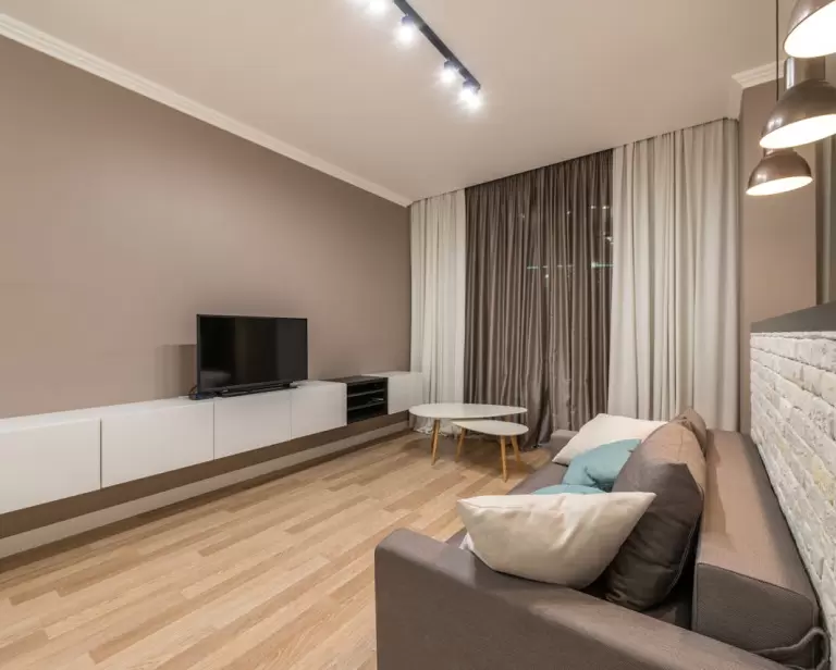 Panele podłogowe laminowane czy winylowe – które z nich wybrać?