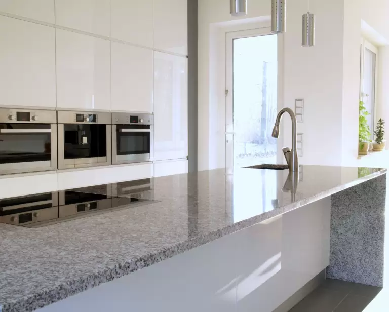 Co wziąć pod uwagę przy zakupie granitu na blat kuchenny?