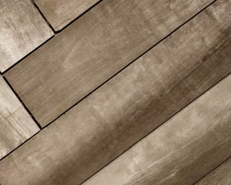 Jak dobrze układać panele w jodełkę?