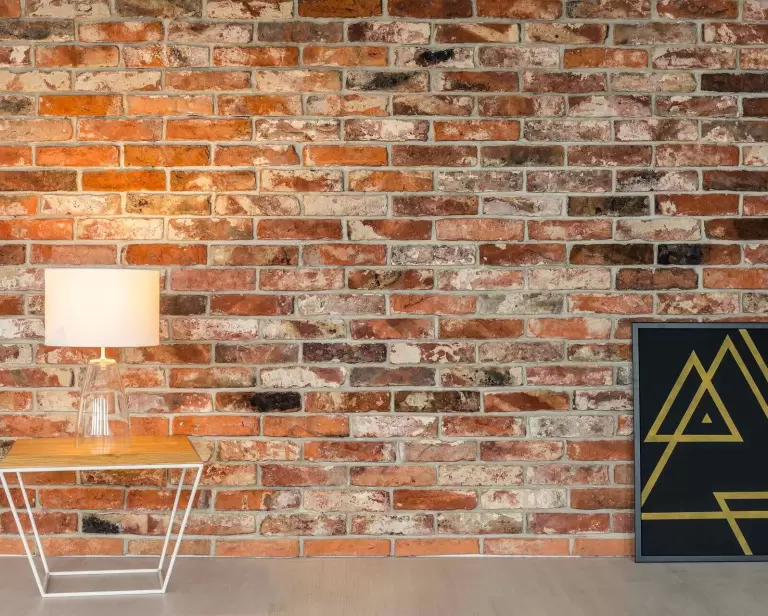 Stara cegła we współczesnej architekturze, czyli stylowy powrót do korzeni