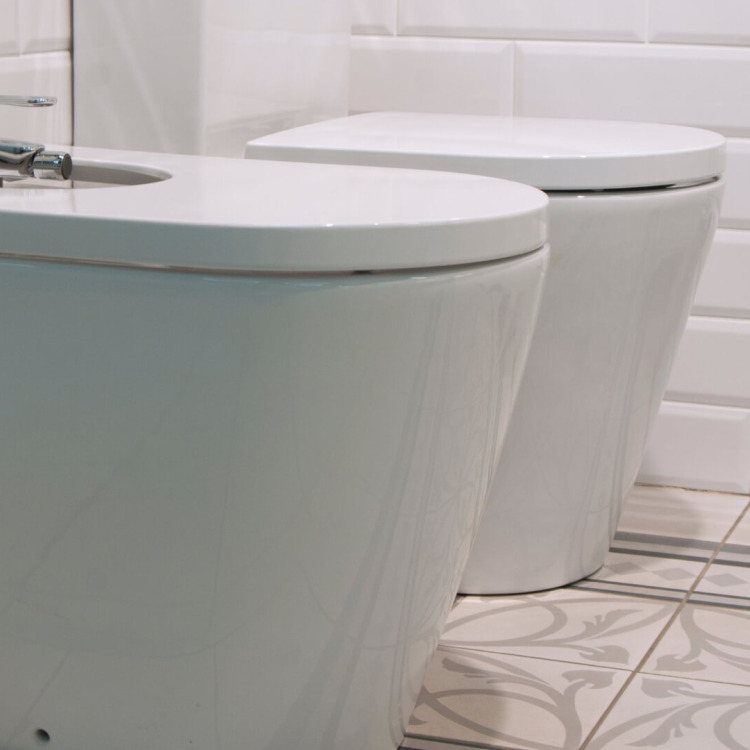 Co jest lepsze – bidet czy toaleta myjąca? Sprawdzamy!