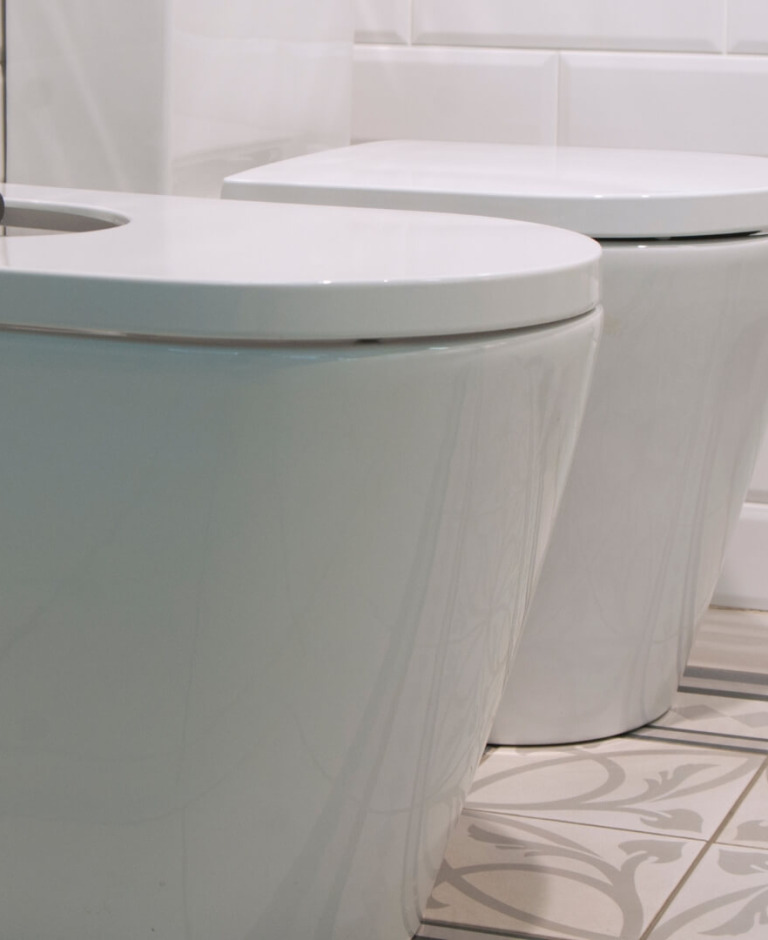 Co jest lepsze – bidet czy toaleta myjąca? Sprawdzamy!