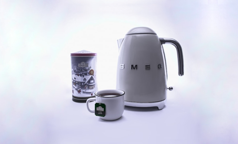 Czajniki SMEG – Wyjątkowy design i wysoka jakość w Twojej kuchni