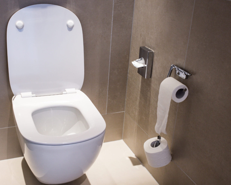 Na jakiej wysokości toaleta myjąca? Poradnik