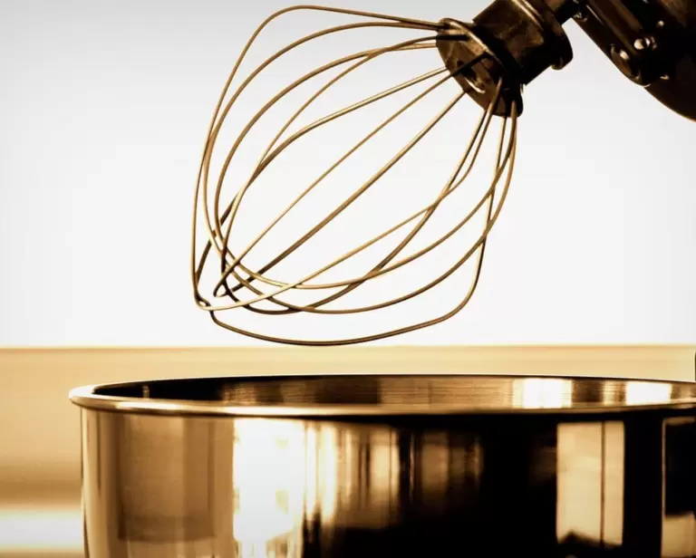 Na co zwracać uwagę przy zakupie robota kuchennego?