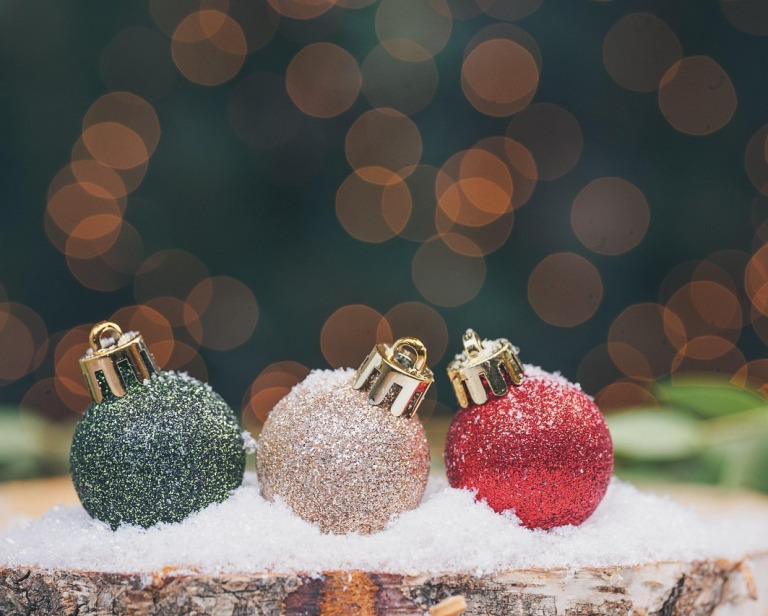 Bombki choinkowe – tradycja w nowoczesnym wydaniu
